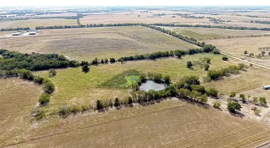 9161 County Rd 133, Cameron