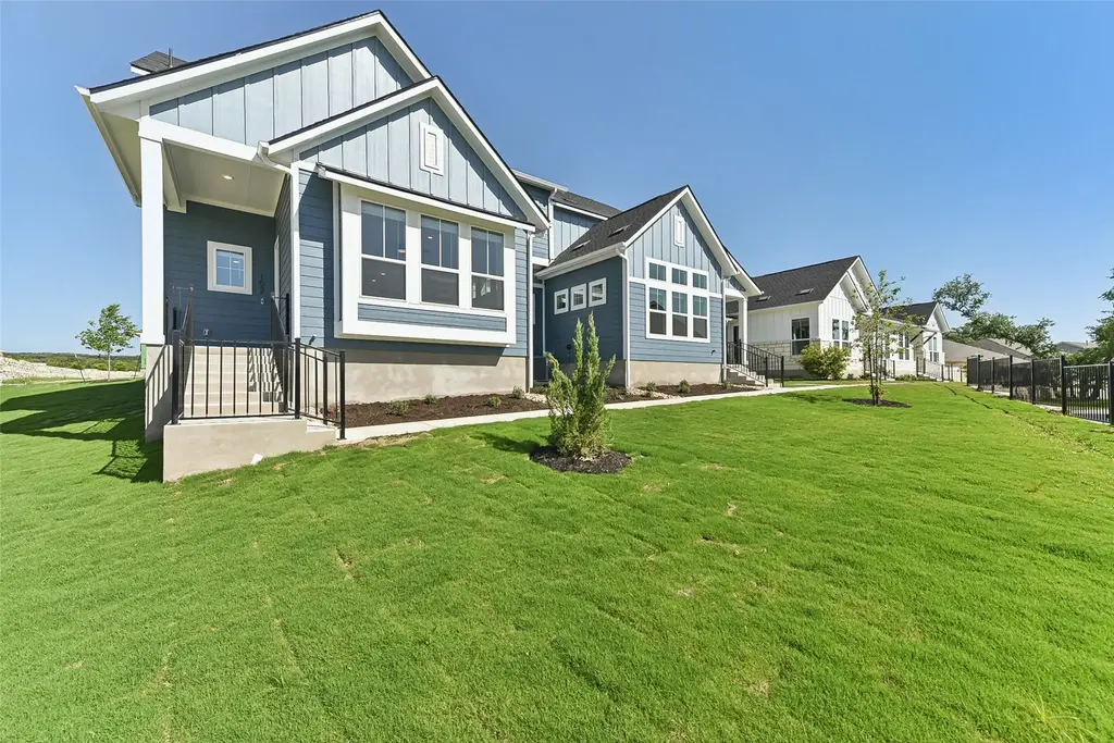 107 Maceo Way 102, San Marcos
