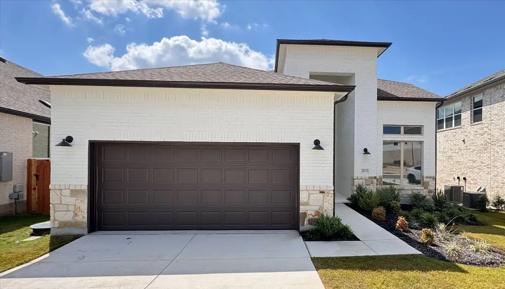 8013 Royal Mint Cv, Lago Vista