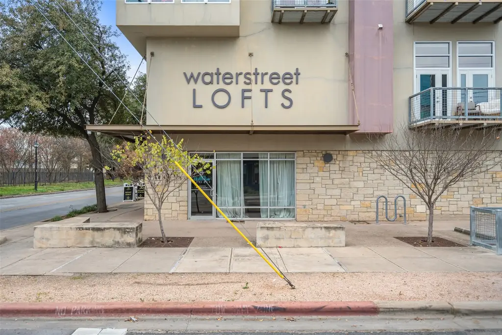 1601 E Cesar Chavez 107, Austin