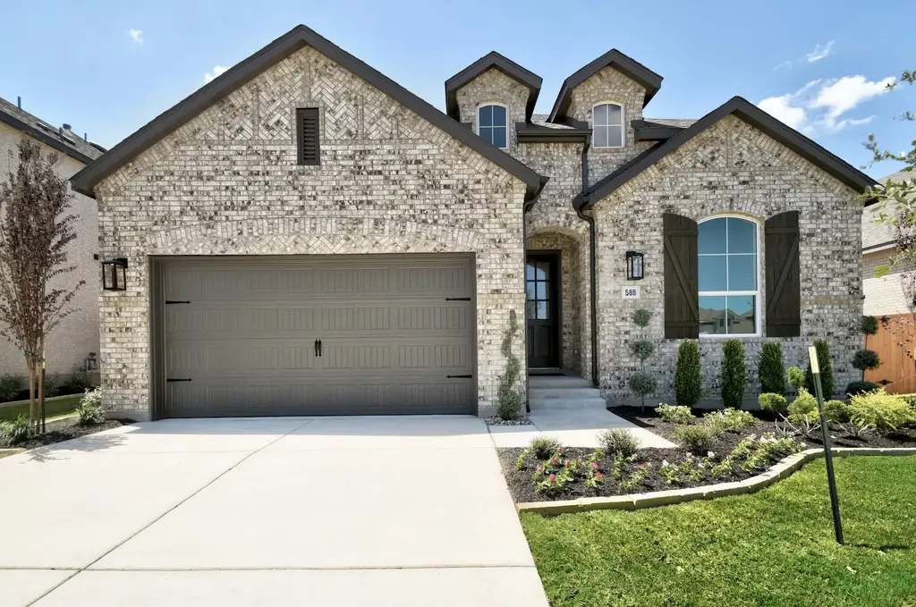 586 Biscayne Bay Bnd, Kyle