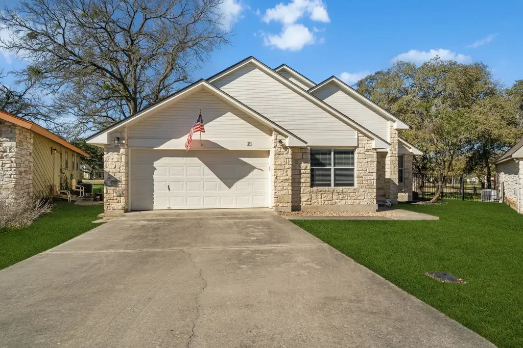 21 Par View Dr, Wimberley