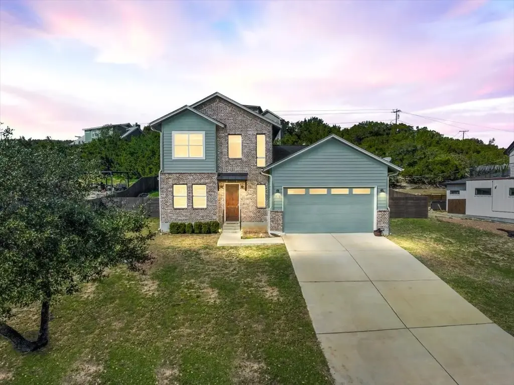 712 Newport Dr, Spicewood