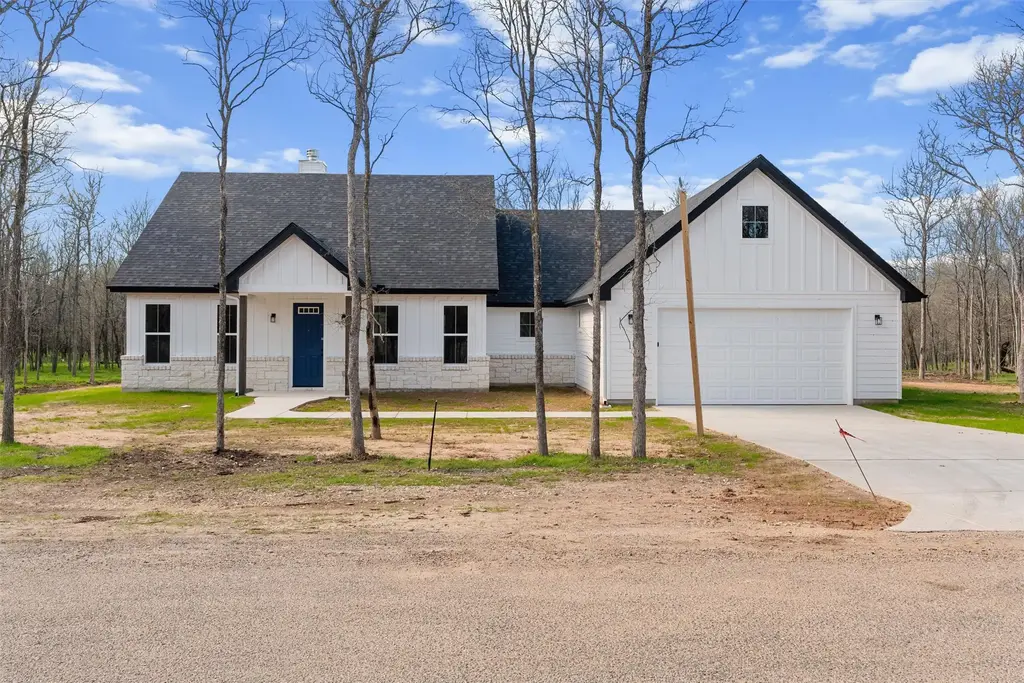 106 Waipahoehoe Dr, Bastrop