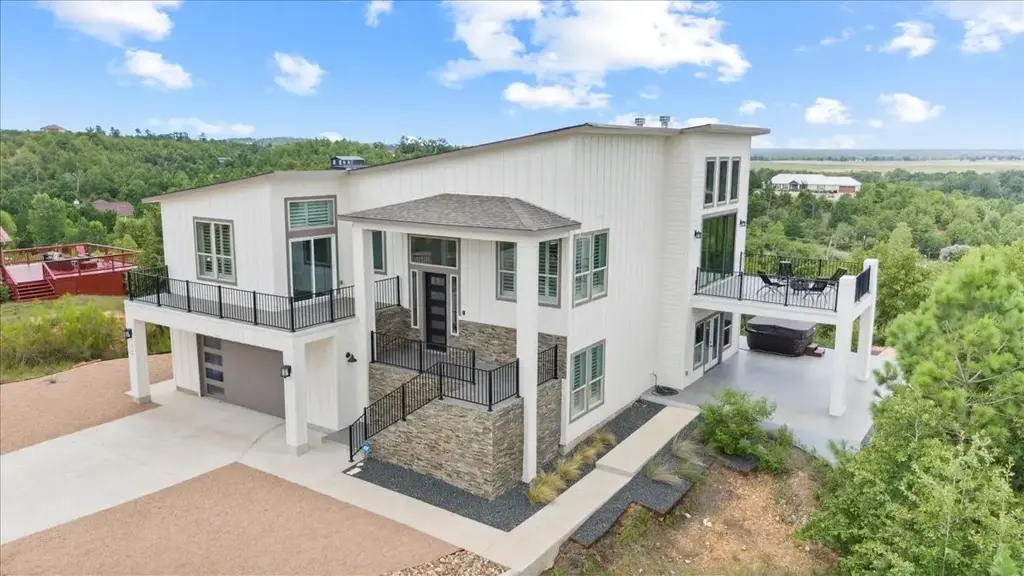117 Nakalele Ln, Bastrop