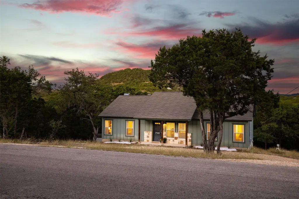 5445 Chimney Rock, Canyon Lake