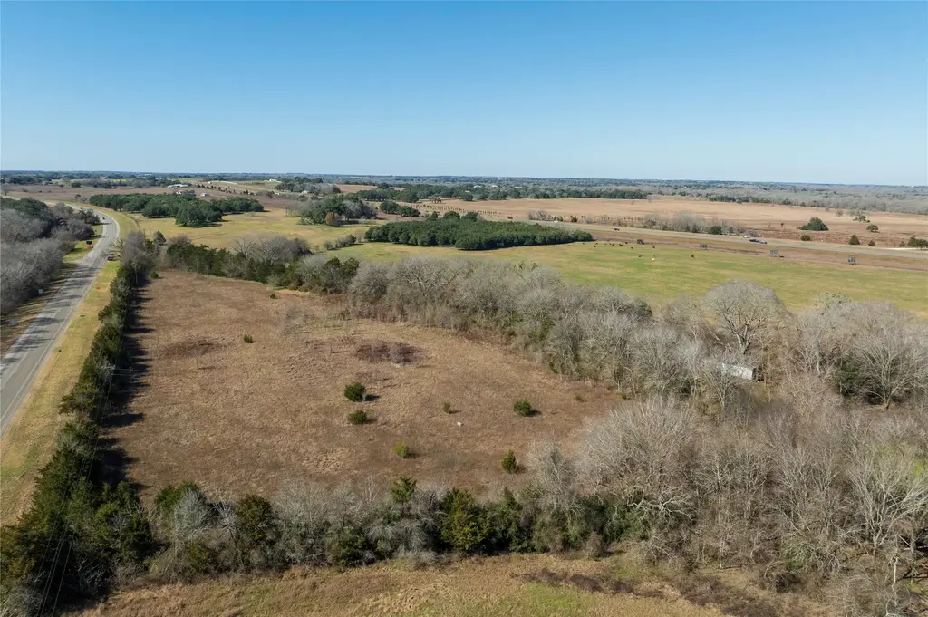 000 Highway 90, Schulenburg