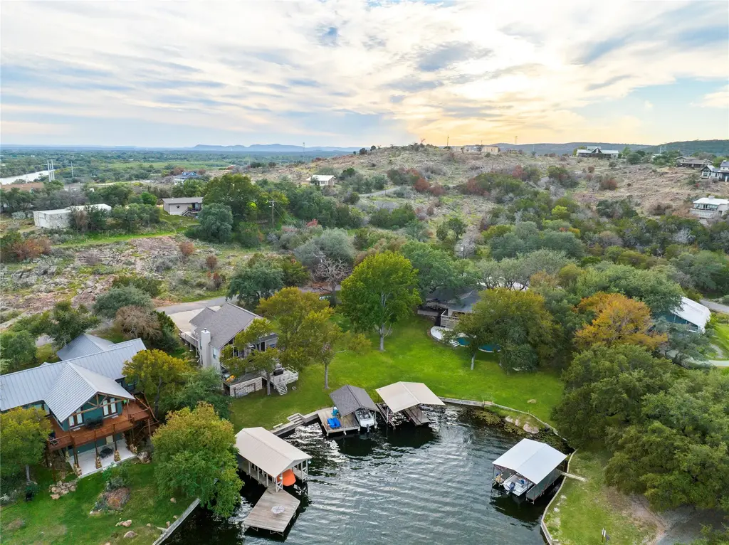 1110 S S Rockwood Dr, Buchanan Dam