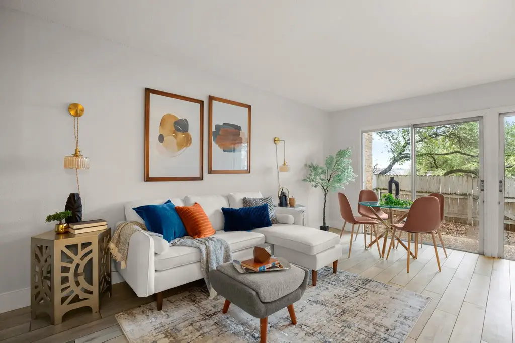 620 S 1st St 104, Austin
