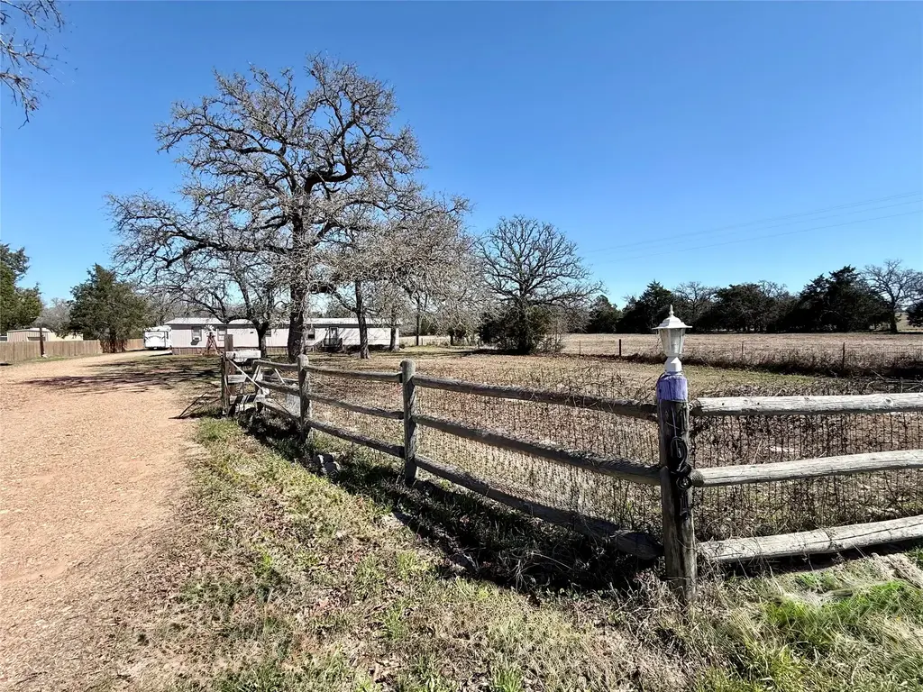 1984 Highway 290 E, McDade