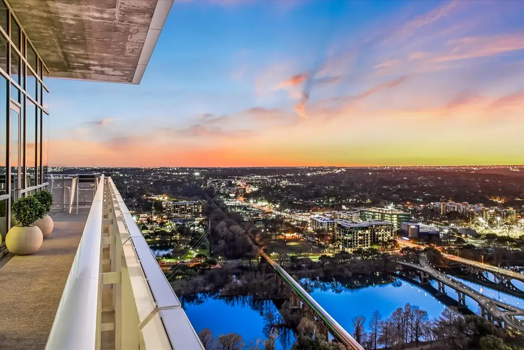 222 West Ave 3002, Austin
