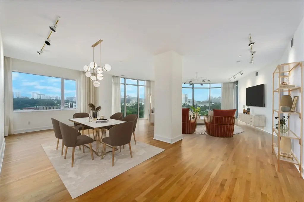 901 W 9th St 1002, Austin