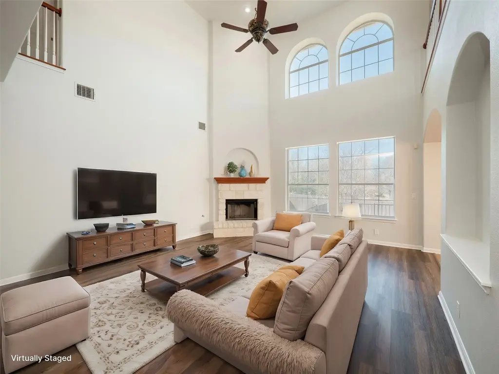 3808 Links Ln, Round Rock