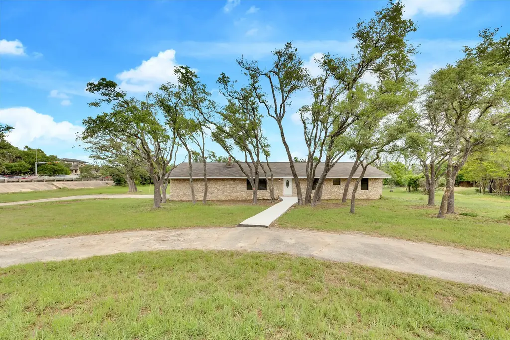 101 Retha Dr, Dripping Springs