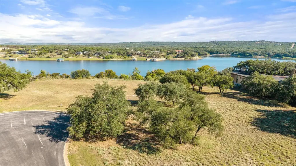 25208 Chernosky Point Cv, Spicewood