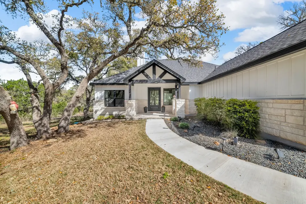 100 Wranglers Way, Burnet