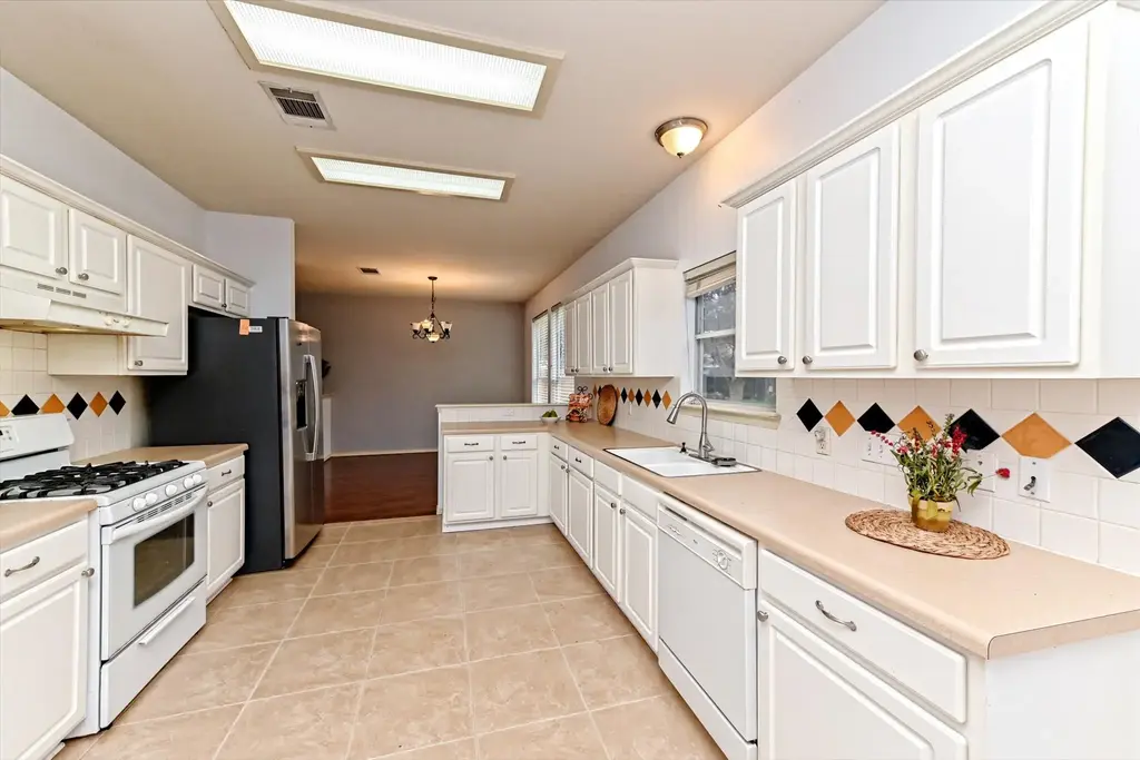 4437 Chickasaw Ct, Austin