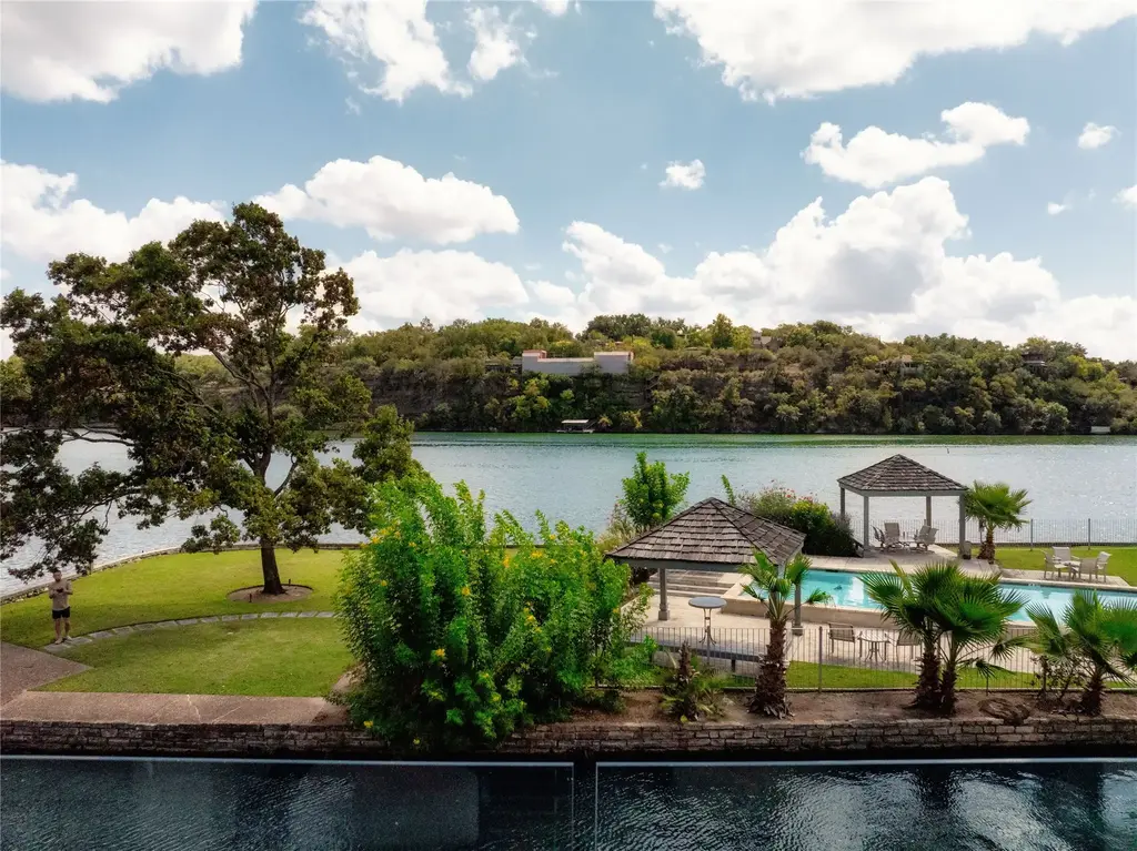 2329 Westlake Dr 4, Austin