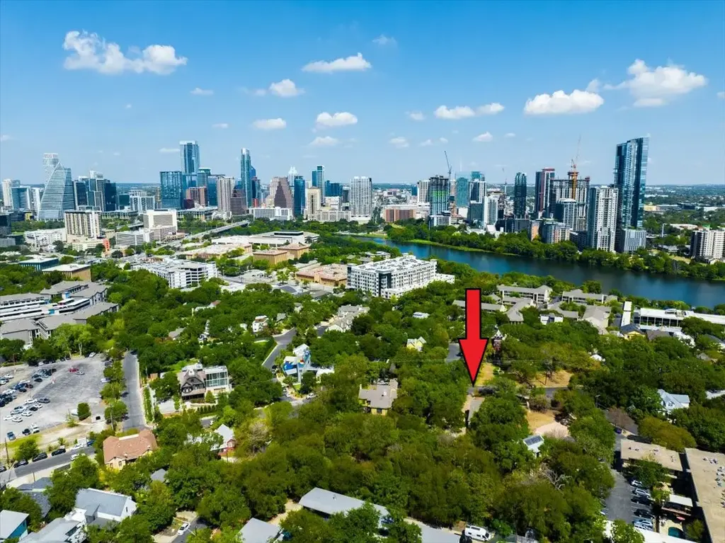 405 Academy Dr, Austin