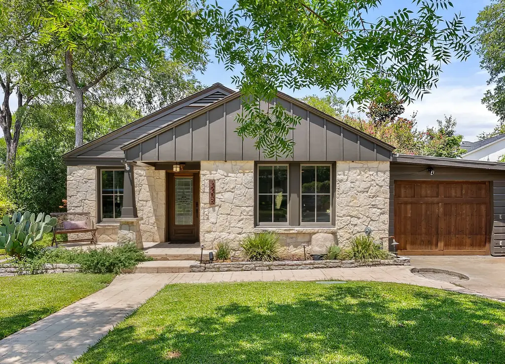 2208 Mountain View Rd, Austin