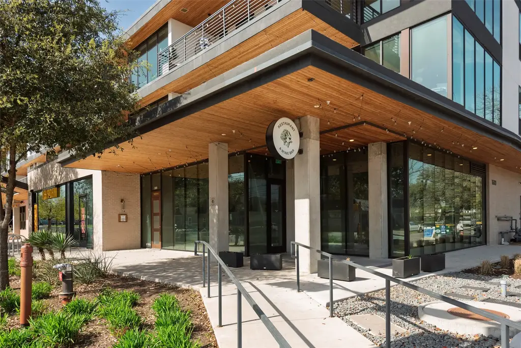 1600 S 1st St 219, Austin