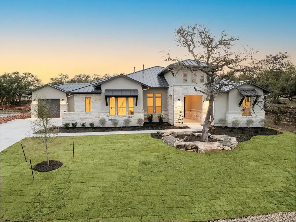 390 Crosswater Ln, Dripping Springs