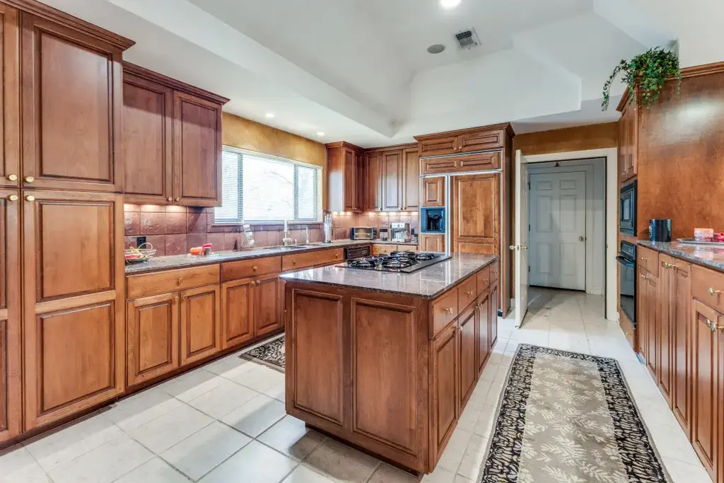 2308 Cypress Pt E, Austin