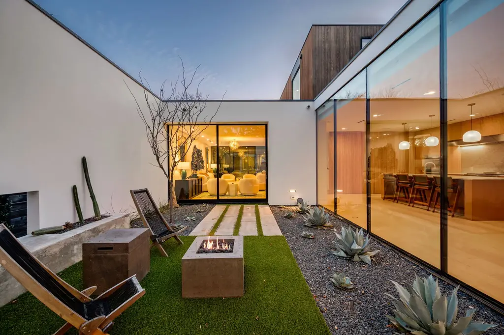 701 W Elizabeth St, Austin