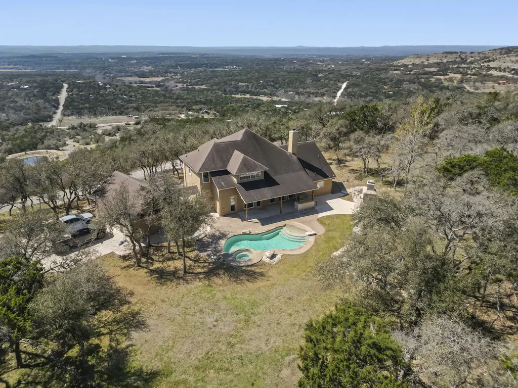 2001 Montell Rd, Wimberley