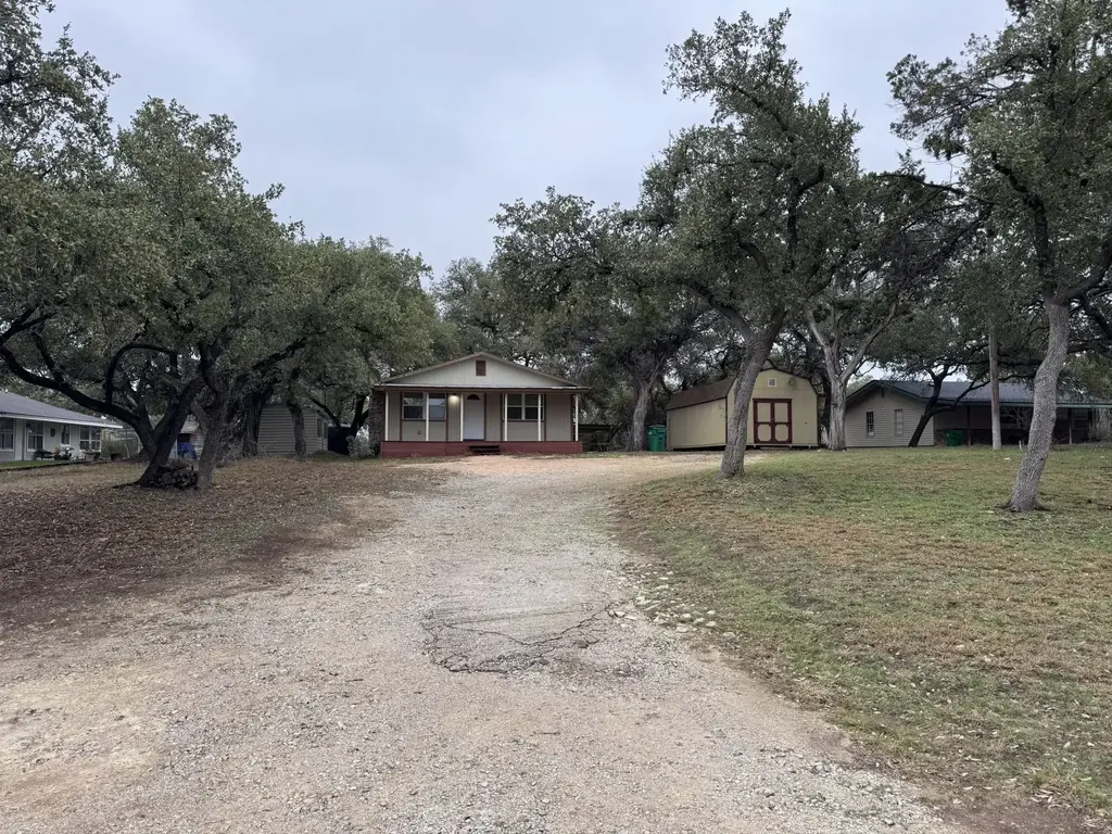 3813 Red Bird Trl, Lago Vista
