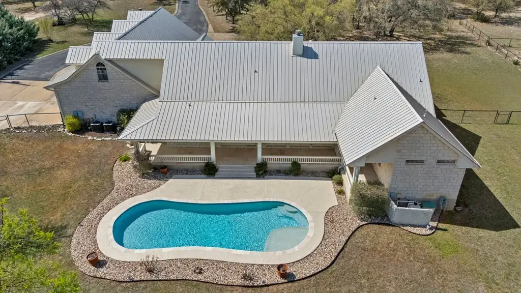 312 Quarterhorse Dr, Liberty Hill