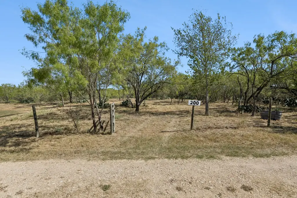 200 Armstrong Rd, Lockhart