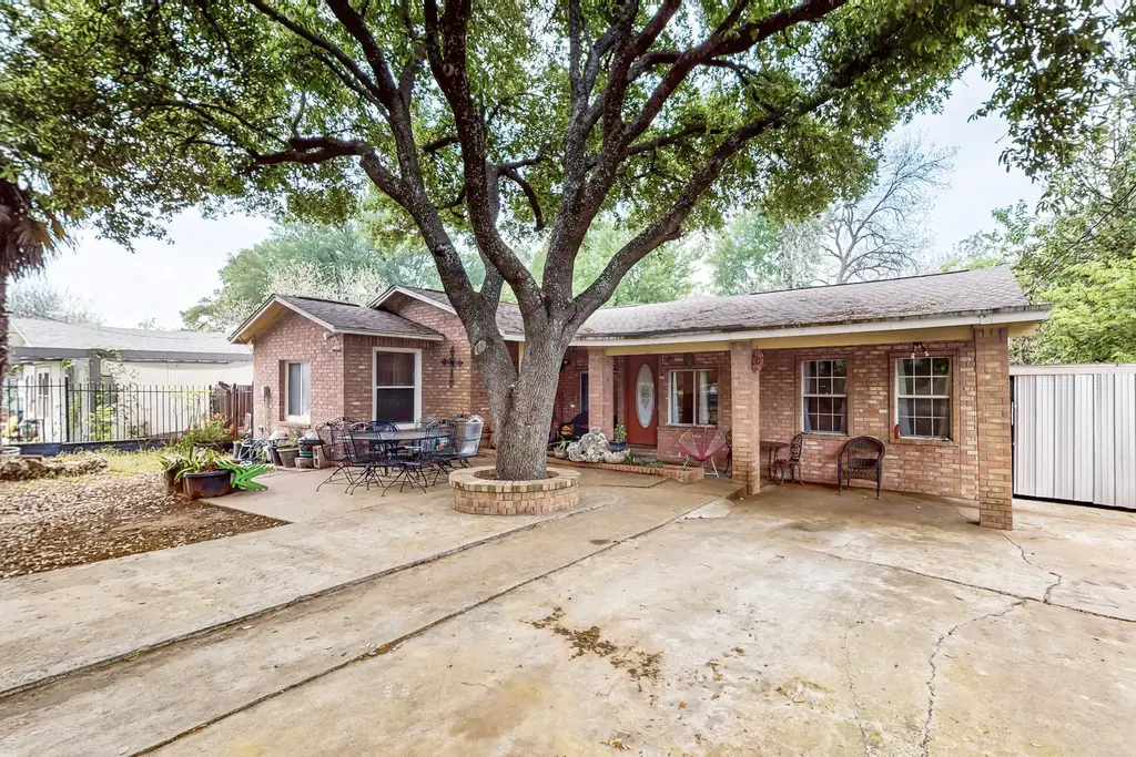 2206 Palo Pinto Dr, Austin