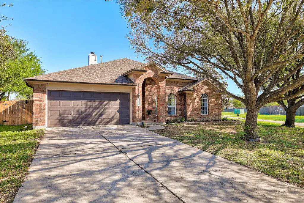 1600 Purple Iris Cv, Pflugerville