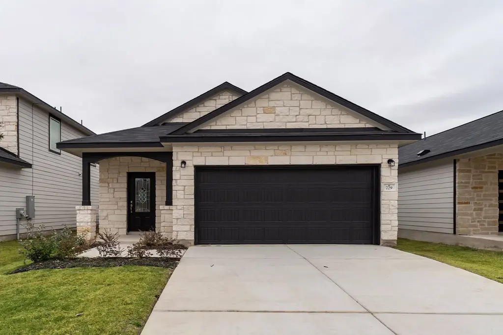 729 Barbary Coast Ln, Jarrell