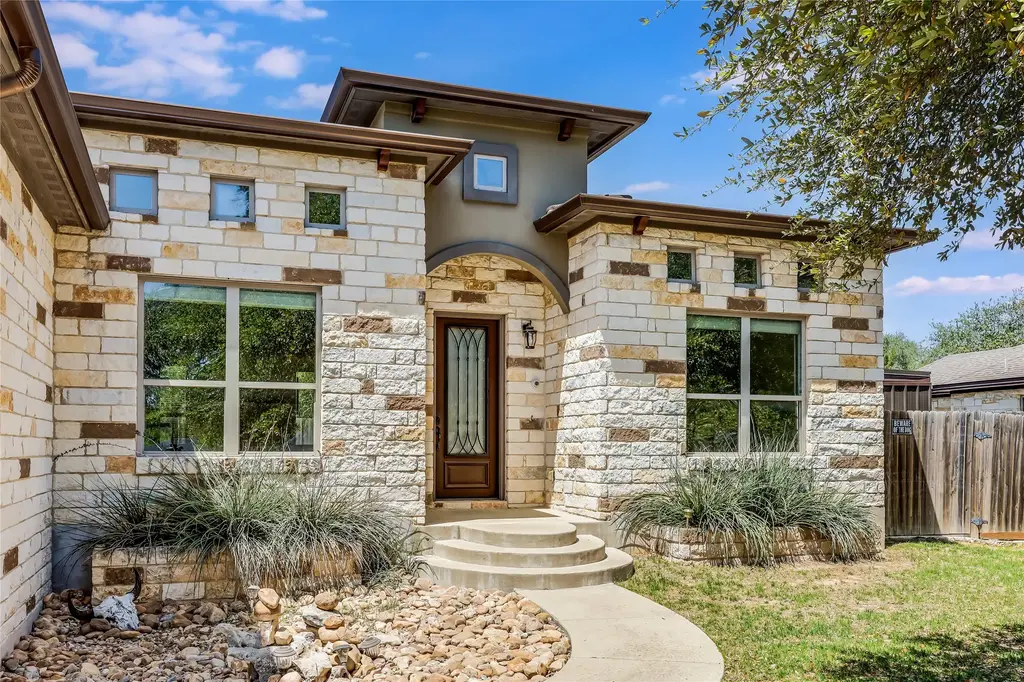 21434 Lakefront Dr, Lago Vista