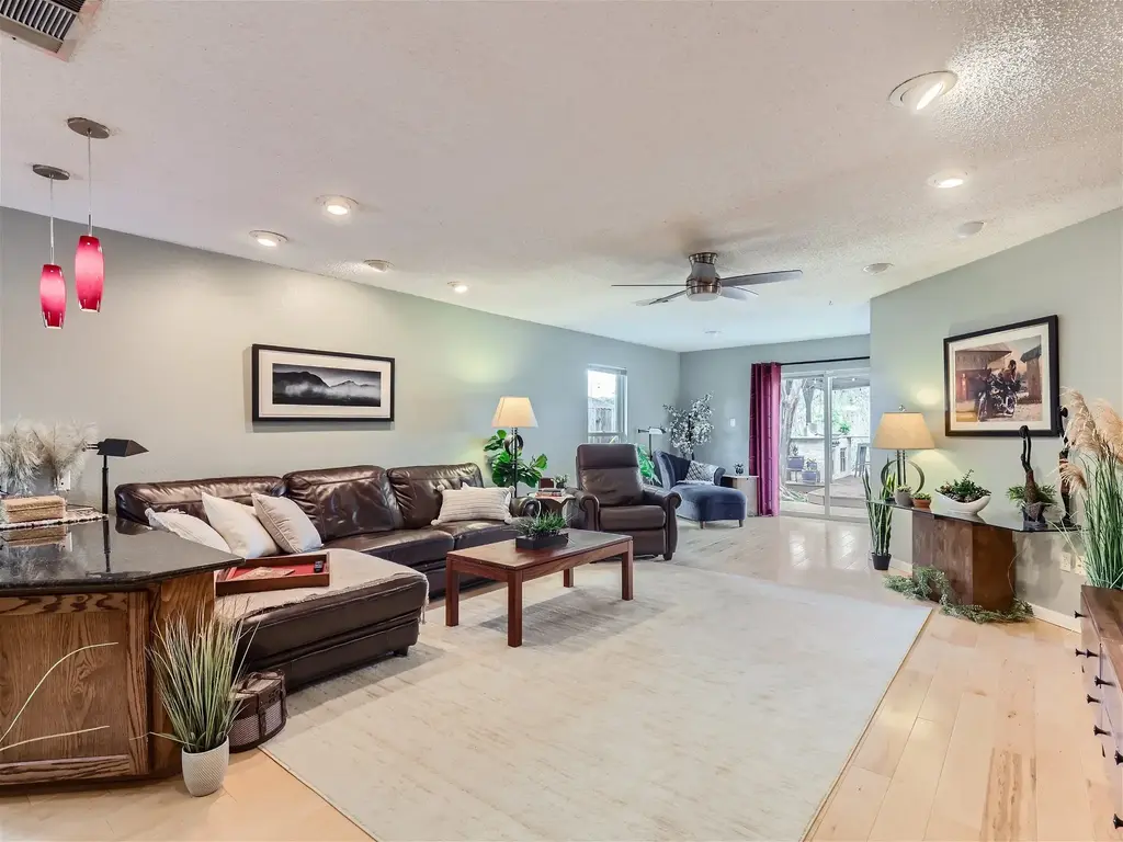 822 Hermitage Dr, Austin