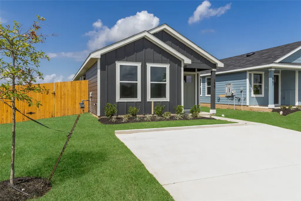 159 Safflower Dr, Uhland