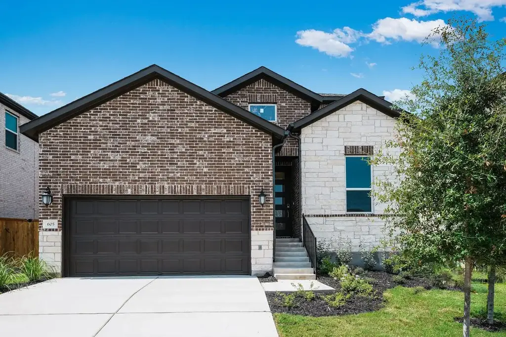 605 Tradewinds Way, Georgetown