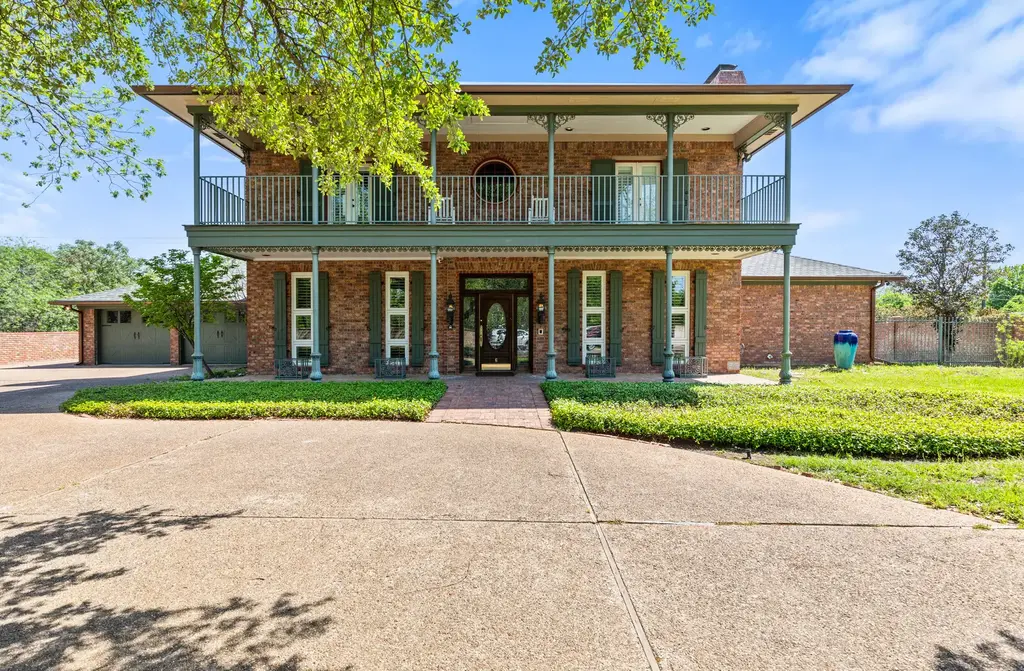 6 Carriage Sq, Waco