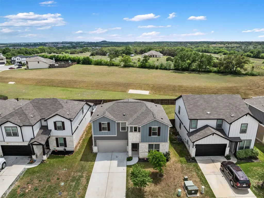 713 Hummingbird Ln, Leander