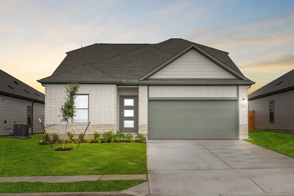 212 Lazy Lizzy Rd, Jarrell