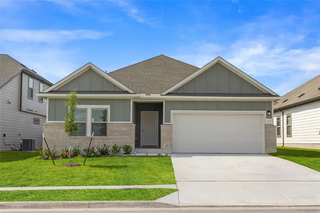 220 Lazy Lizzy Rd, Jarrell