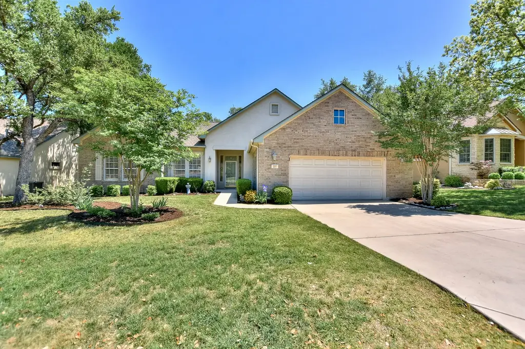 229 Whispering Wind Dr, Georgetown