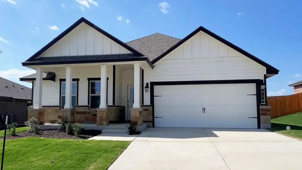 216 Creekfall Rd, Burnet