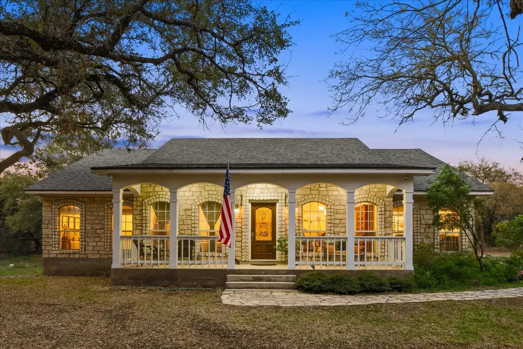 101 Arrowhead Pass, Wimberley