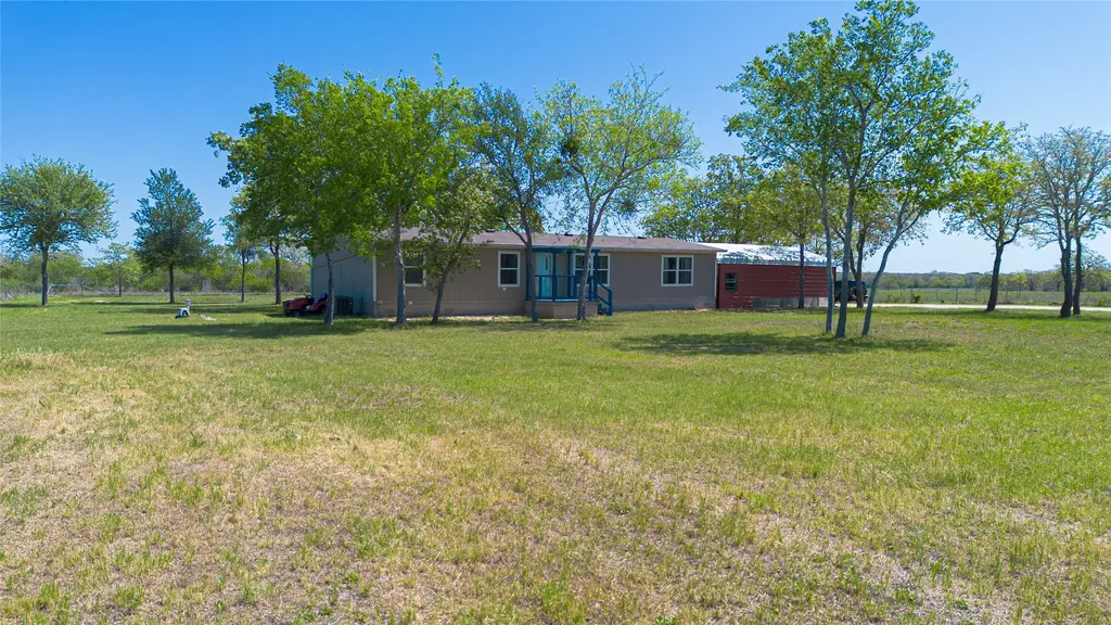 2105 Fm 1104, Kingsbury