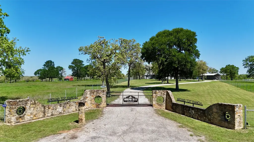 6440 Mockingbird Rd, Flatonia