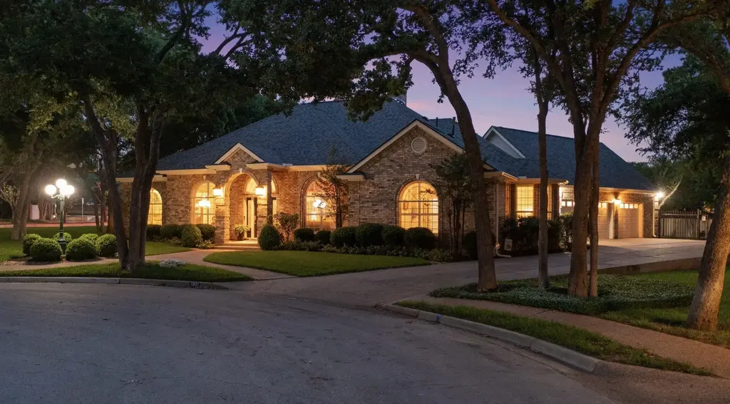 1901 Plantation Ct, Round Rock