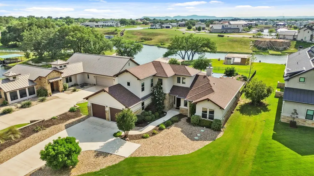 100 Red Barn Rd, Kingsland